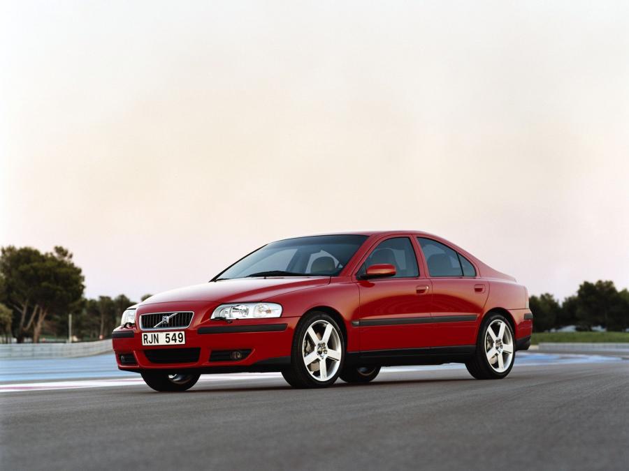  Volvo S60 R 2004 года  (фото 24 из 30)